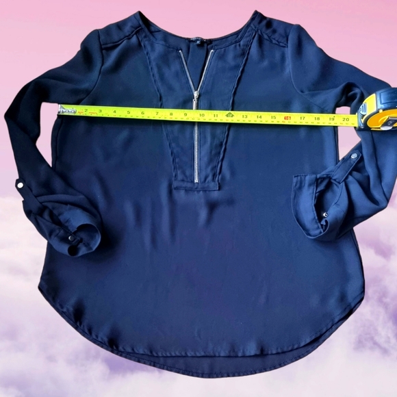 🌟3/$40 Sale!Mix & Match🌟 Dynamite Sheer Flowy Blouse - Picture 3 of 7